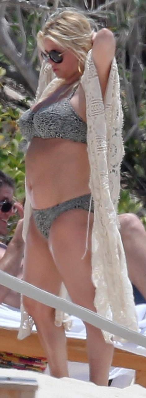 Jessica Simpson Bikini Hot Celebs Home