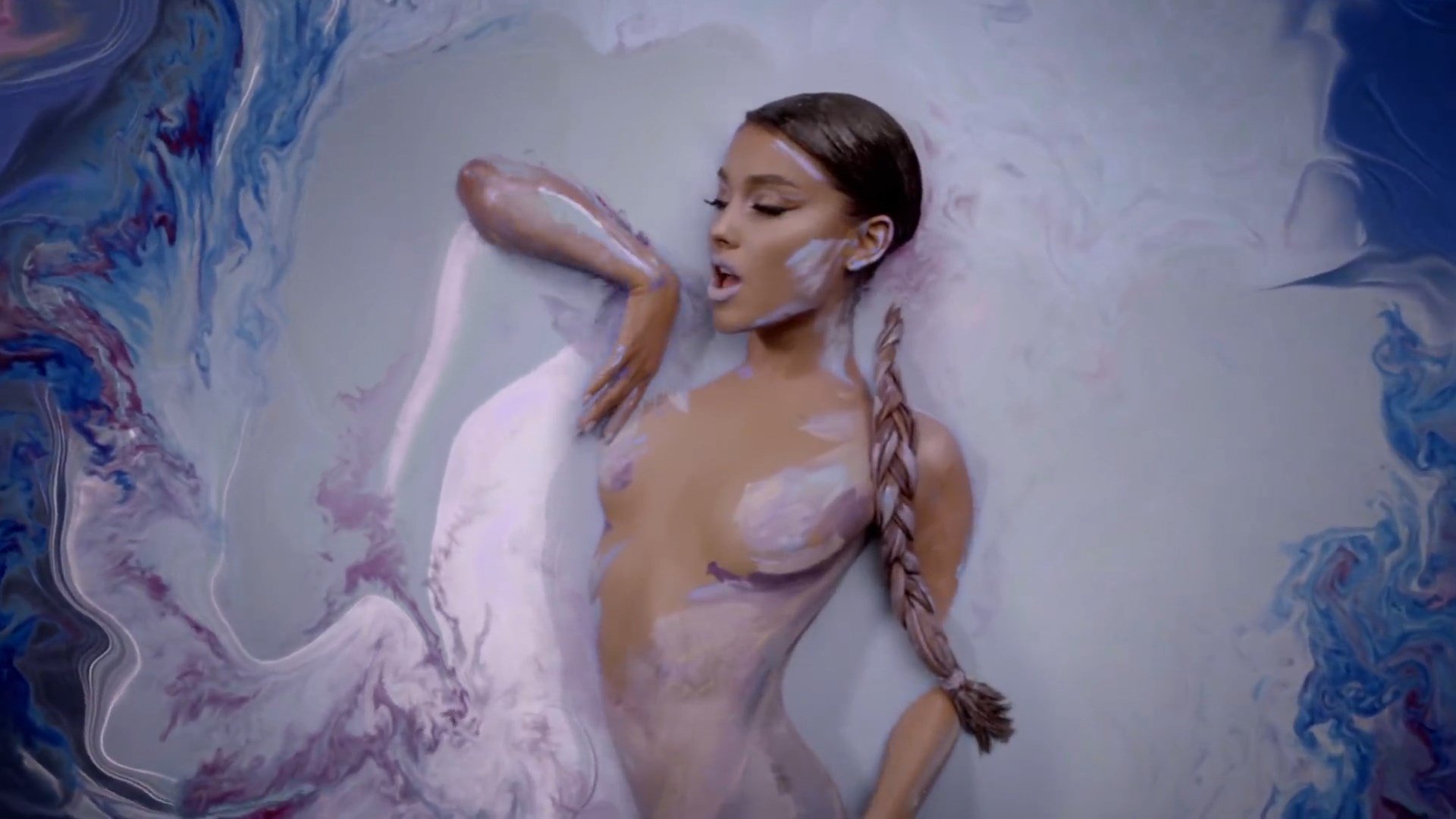 Ariana grande nude