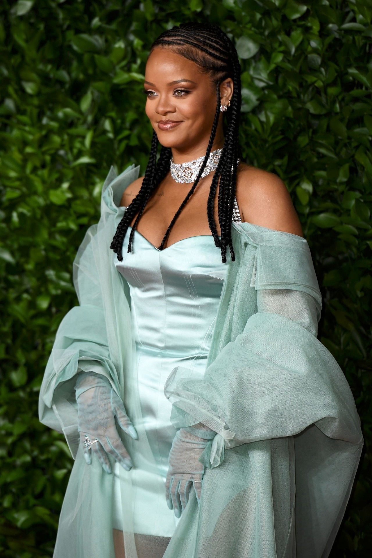 Rihanna Big Boobs In Cleavage At Fashion Awards In London Hot Celebs Home