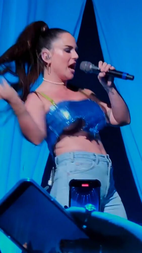 Joanna Jojo Levesques Braless Under Boobs In Skimpy See Through Top
