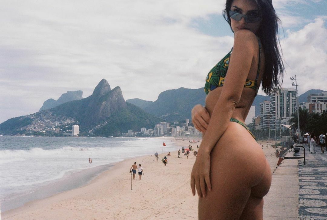 Emily Ratajkowski Perfect Ass In Thong Bikini Hot Celebs Home