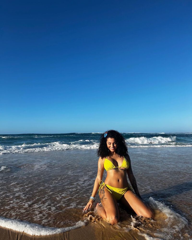 Allure In Yellow Malu Trevejo S Beachside Bikini Spectacle