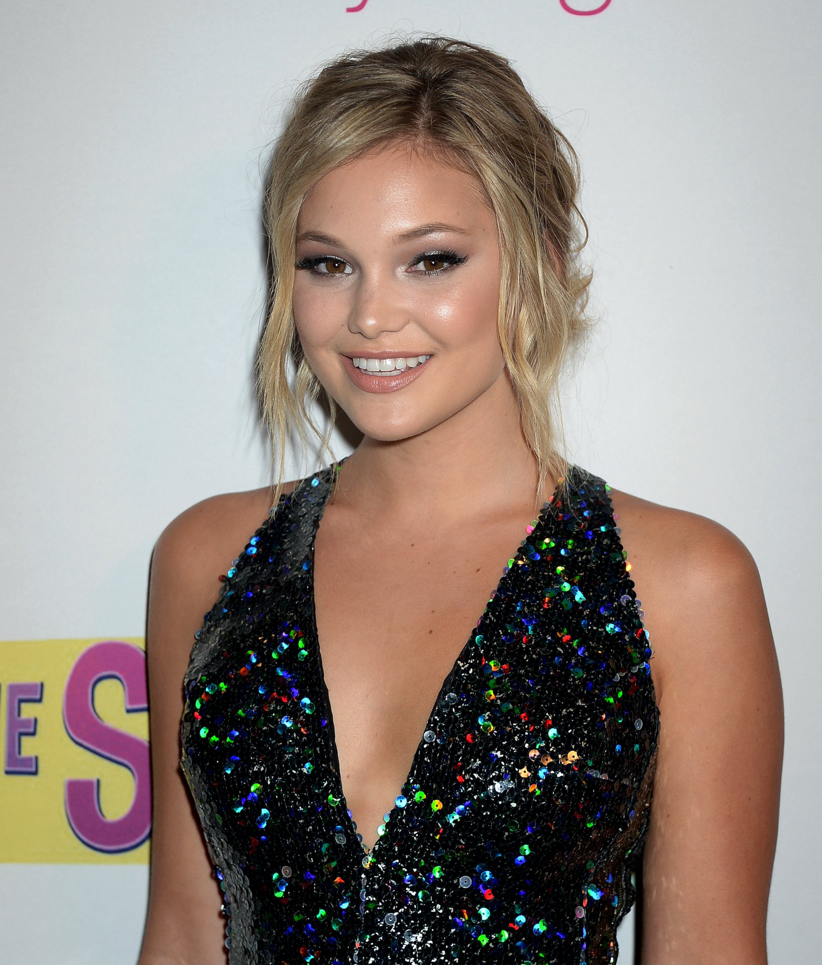 olivia-holt-12 - Hot Celebs Home