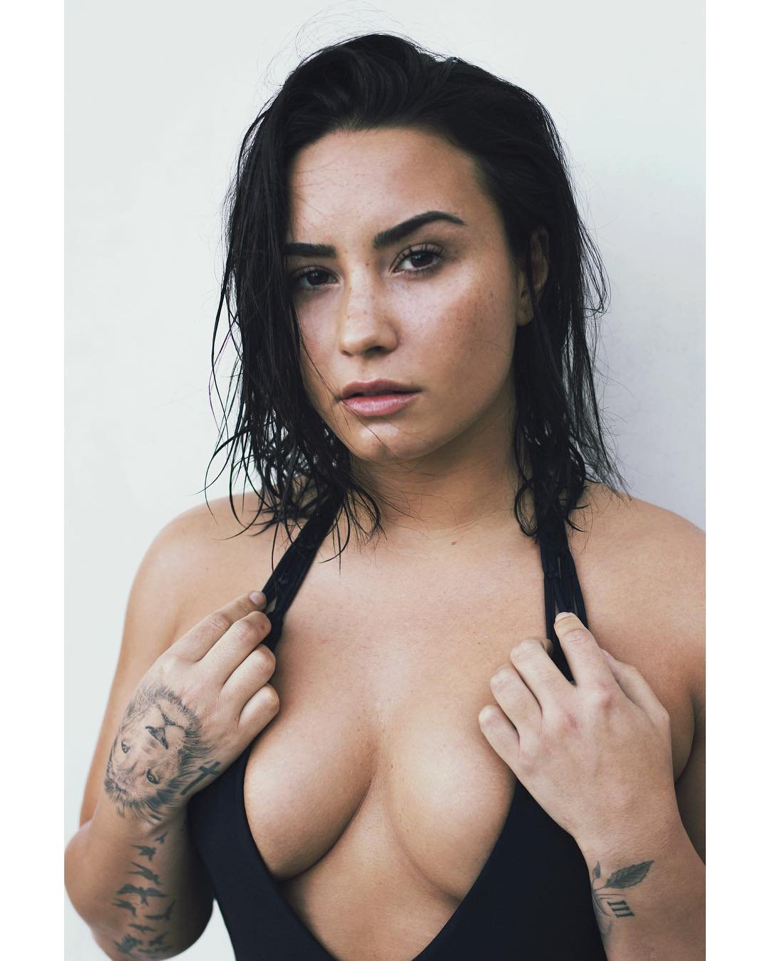 Demi Lovato Boobs - Hot Celebs Home