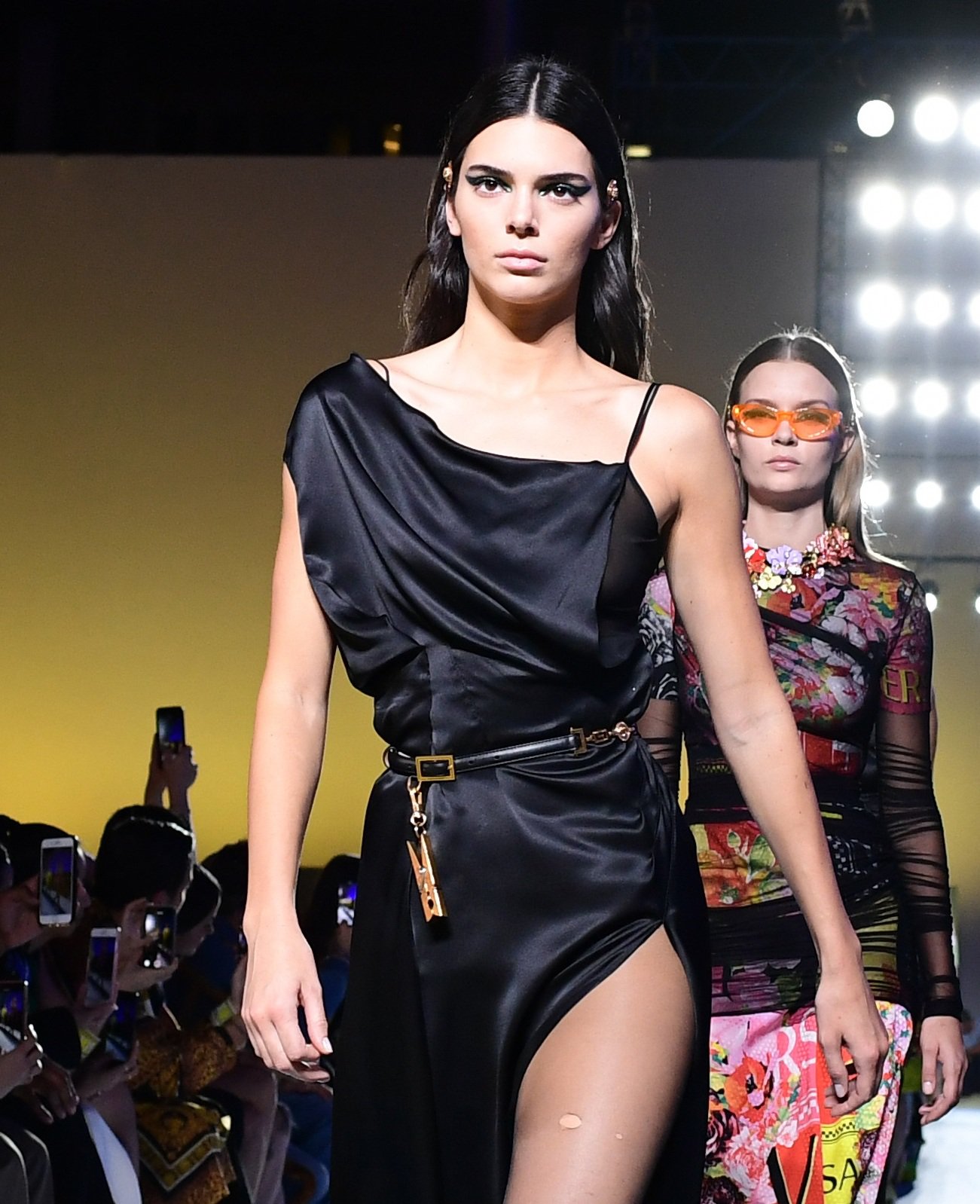 Kendall Jenner Sexy On Runway - Hot Celebs Home