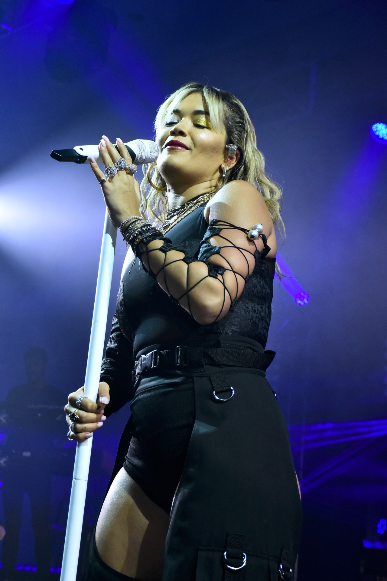 Rita Ora Sexy On Stage Hot Celebs Home
