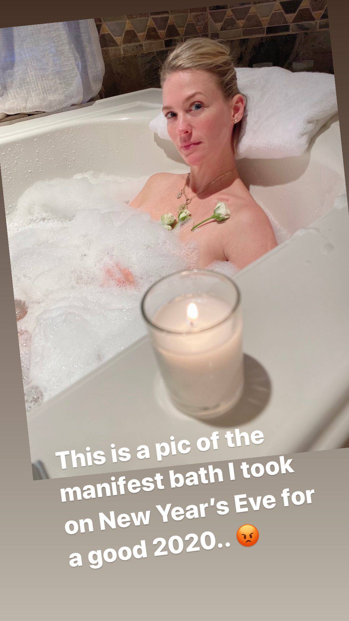 January Jones Naked In Bath - Hot Celebs Home