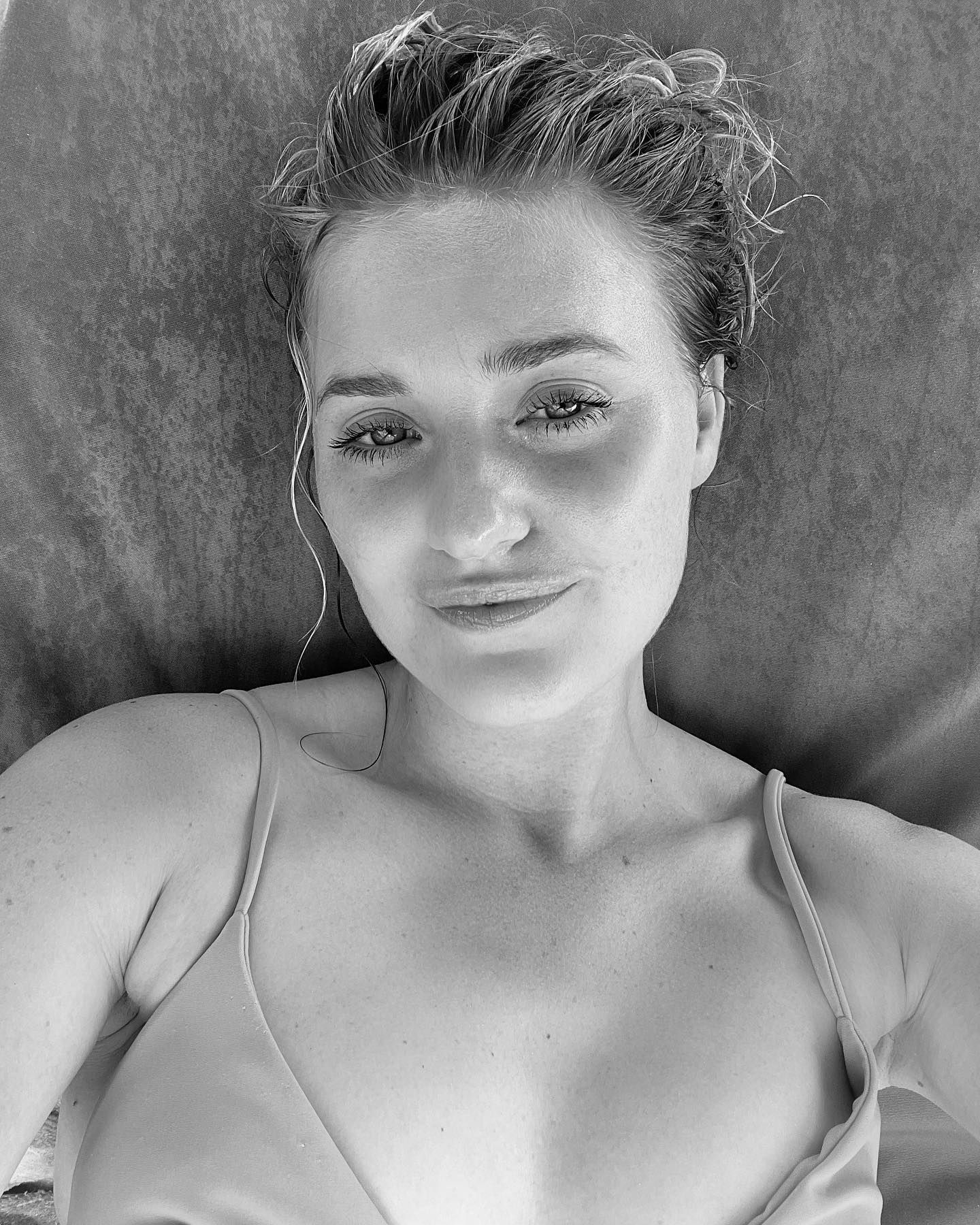 Amanda Aj Michalka Sexy Selfie - Hot Celebs Home