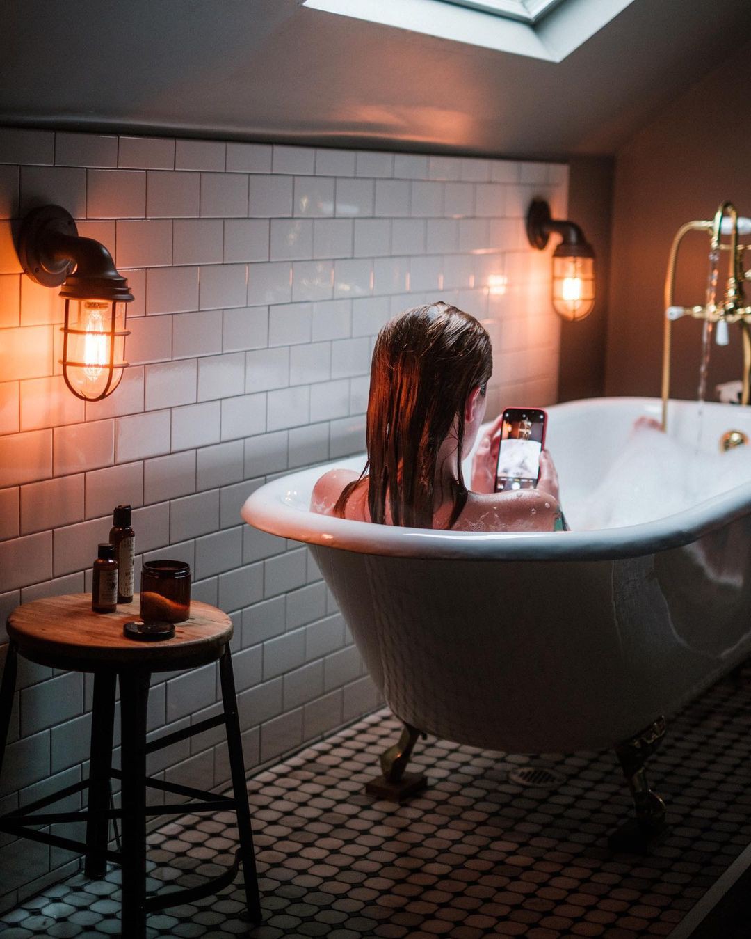 Ireland Baldwin Naked In Bathtub Hot Celebs Home