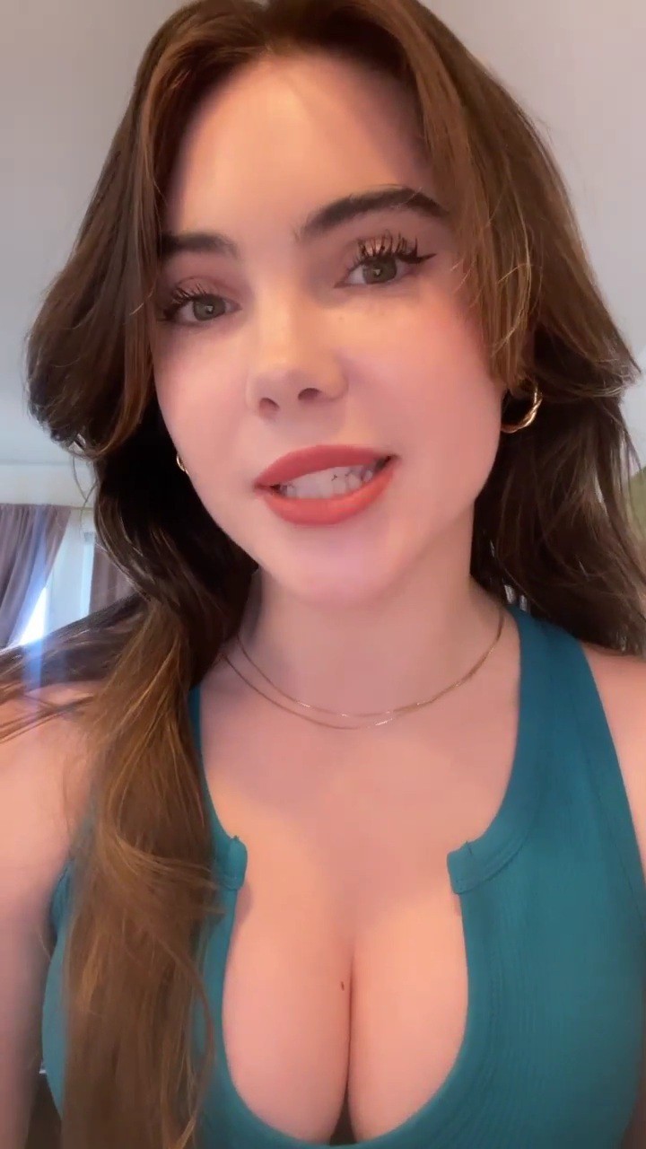 Mckayla Maroney Big Sexy Cleavage - Hot Celebs Home