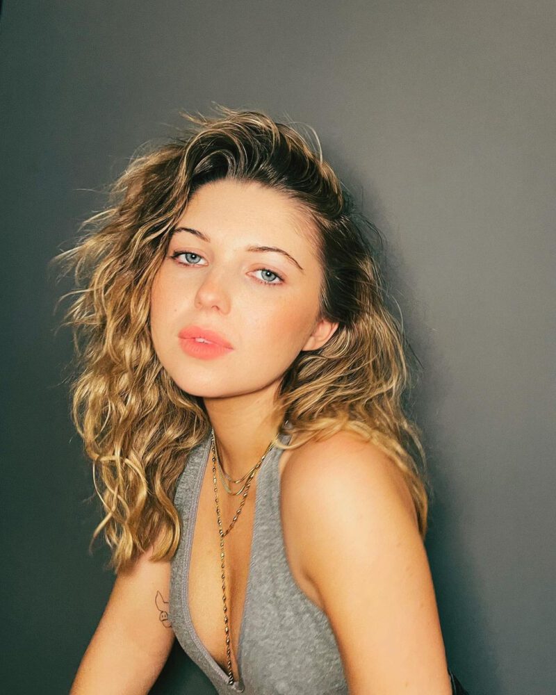 Sammi Hanratty’s Beautiful Braless Boobs In A Sexy Photoshoot Hot Celebs Home