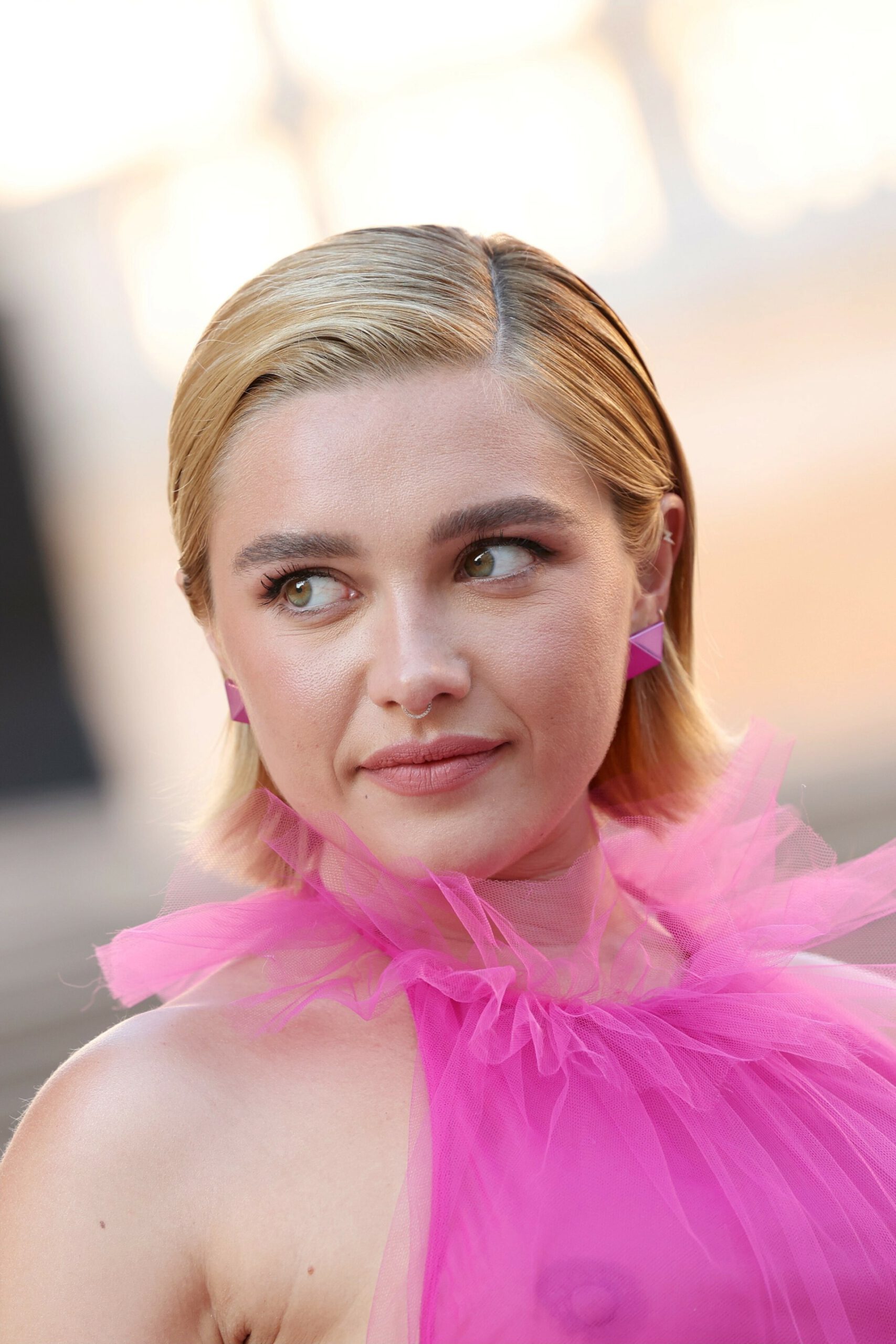 Florence Pugh Braless Boobs Nipples - Hot Celebs Home