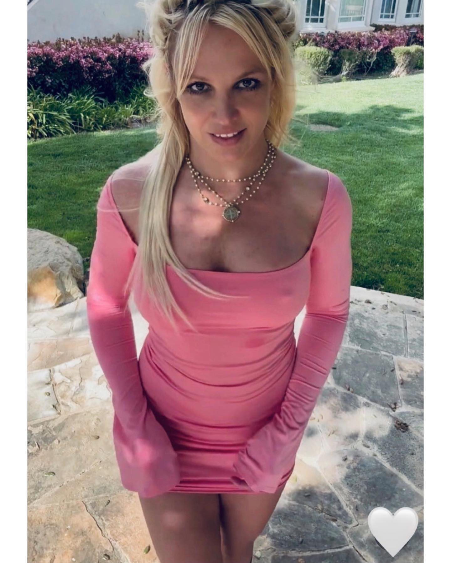 Britney Spears Sexy Pink Dress Braless Pokies - Hot Celebs Home