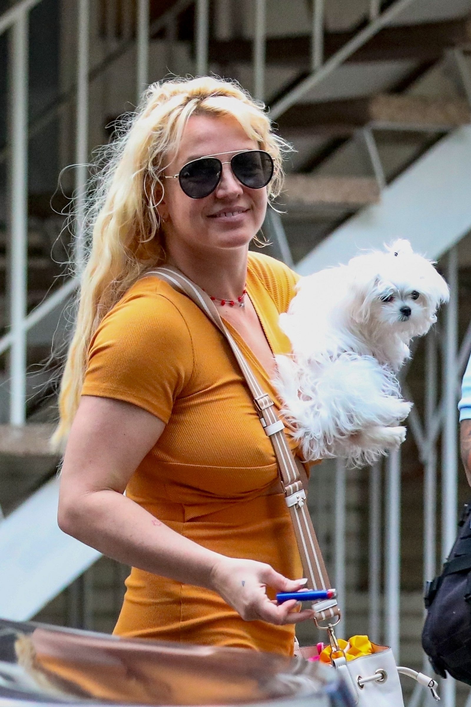 Britney Spears Orange Dress Braless Boobs Curvy - Hot Celebs Home