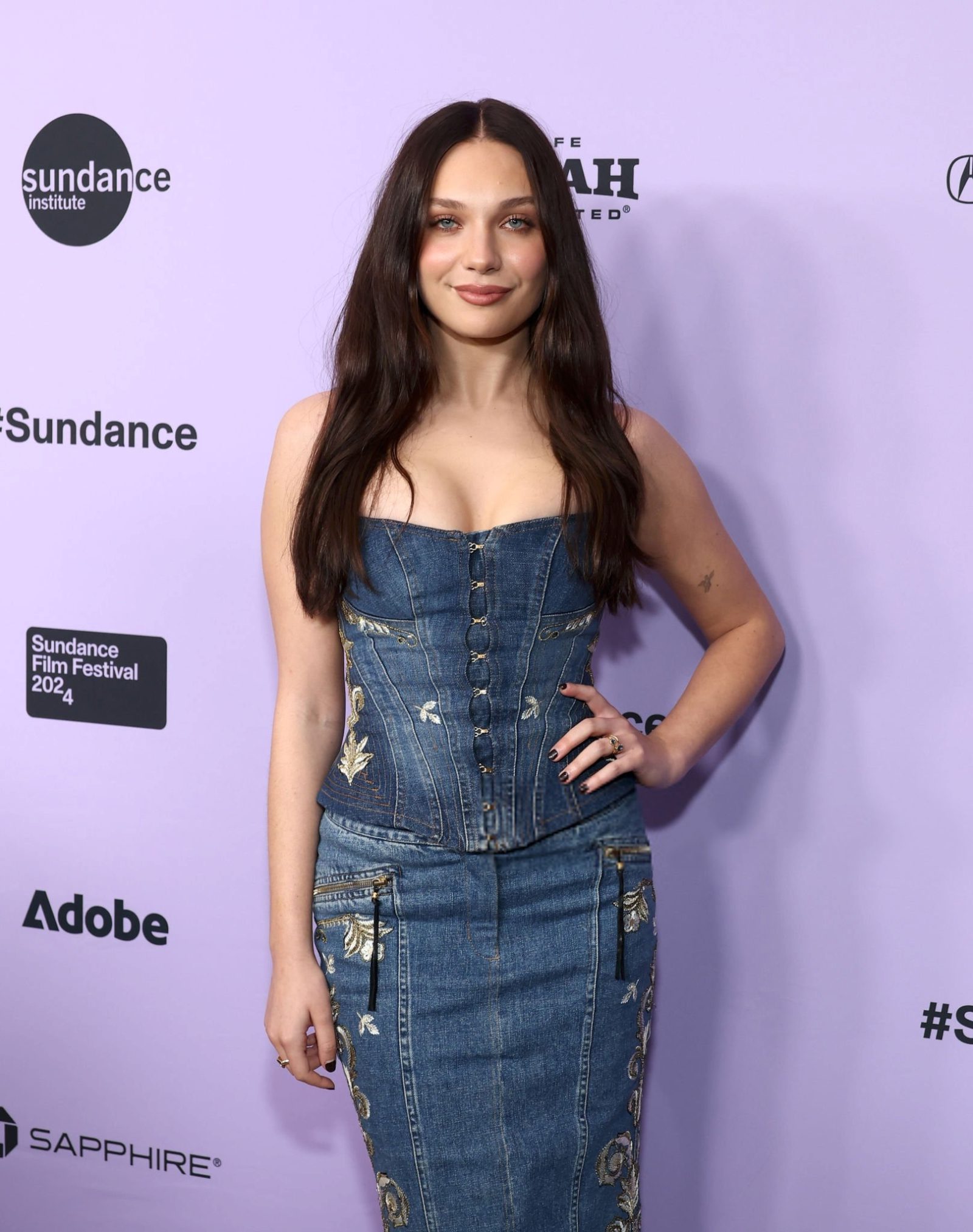 Maddie Ziegler My Old Ass Premiere Sexy Cleavage - Hot Celebs Home