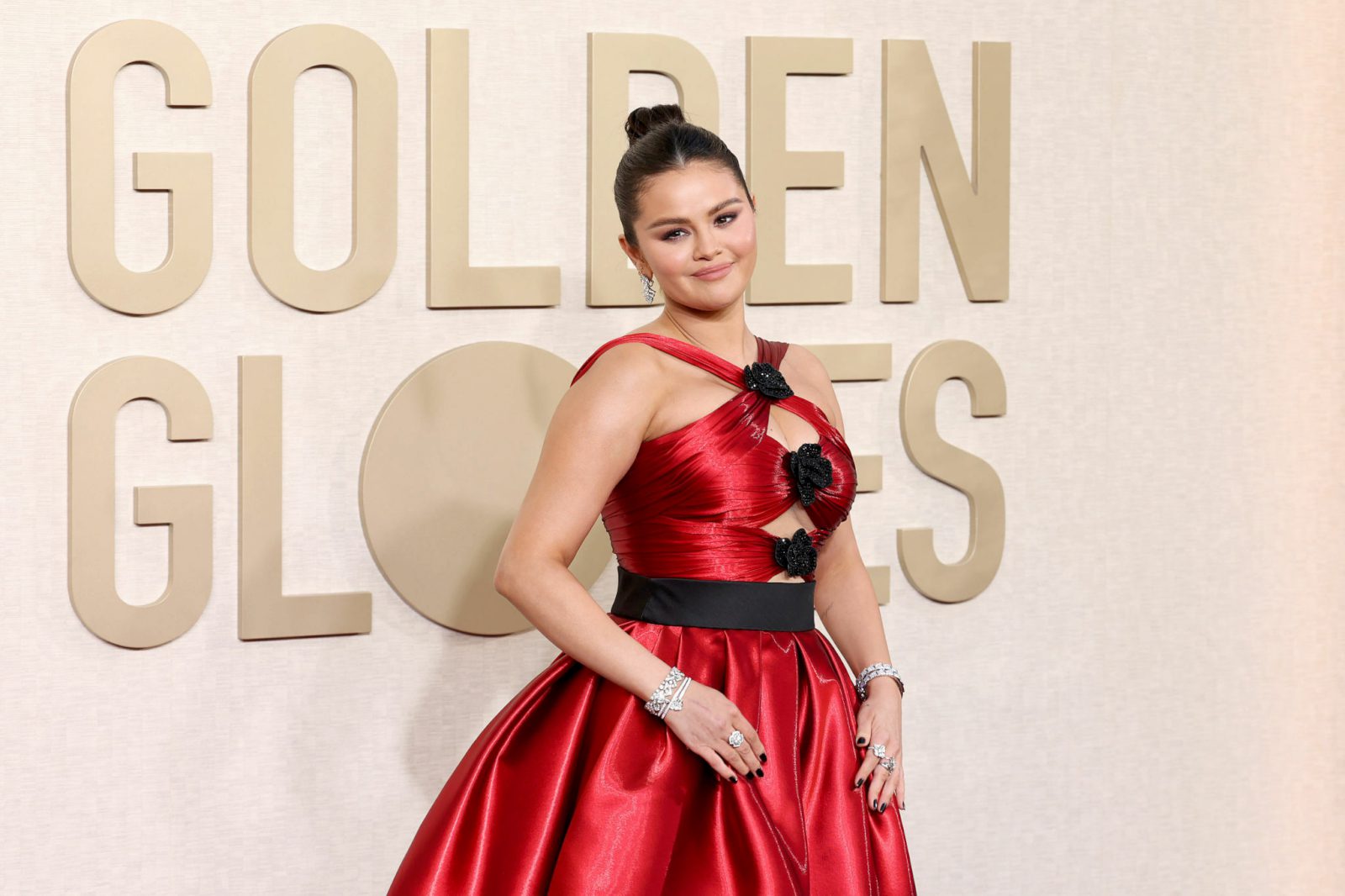 Selena Gomez Golden Globe Red Dress Cleavage Hot Celebs Home